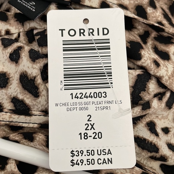 NWT-Very Cute Leopard Georgette Pleated Front Top - Picture 6 of 6